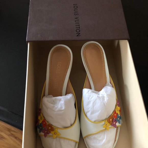 Authentic Louis Vuitton monogram floral mules - Picture 9 of 10